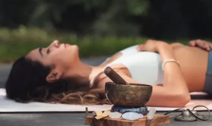 Bain sonore : comment les vibrations impactent notre bien-être.