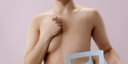 Mon homme n’arrive pas à finir : causes psychologiques ou physiques possibles ?