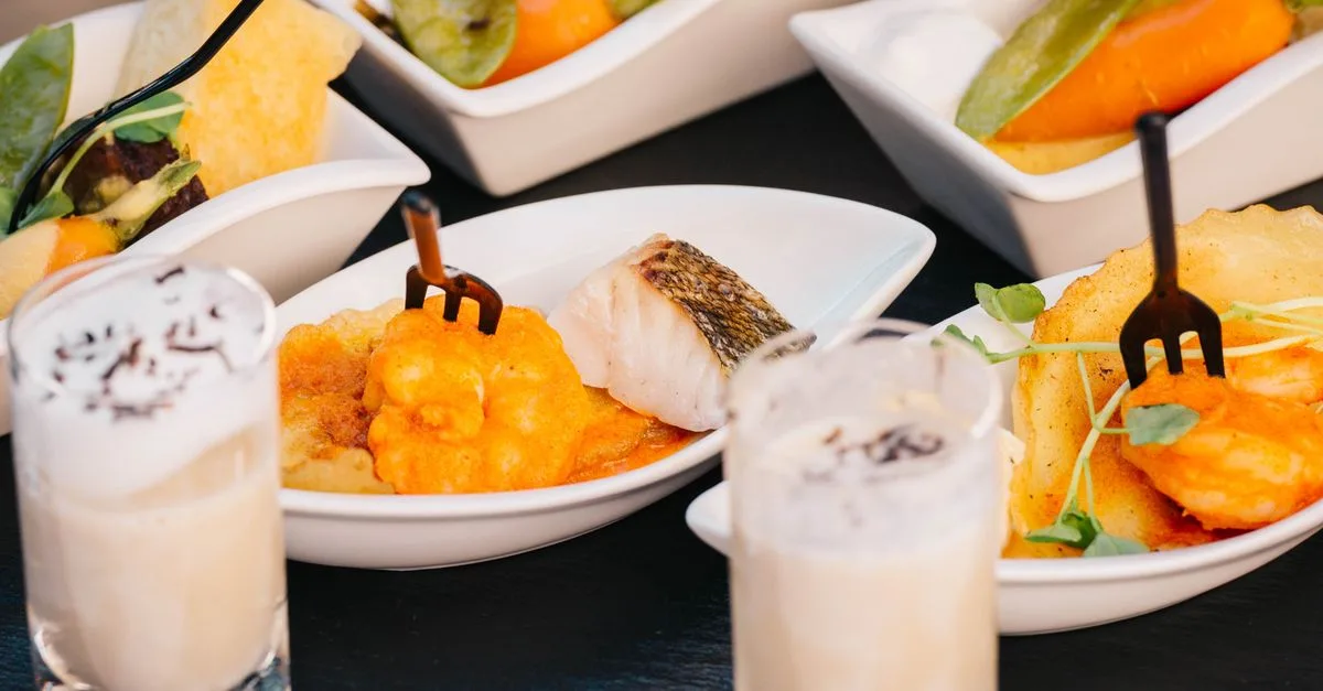 découvrez la gastronomie normande, riche en saveurs authentiques et produits du terroir, entre fruits de mer, fromages et cidres traditionnels.