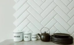 Aménager un intérieur épuré et fonctionnel avec la déco et le rangement
