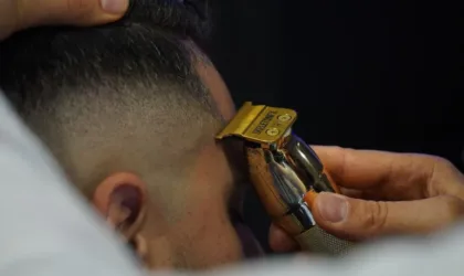 Burst fade homme : quelle différence avec un dégradé classique autour des oreilles ? Burst fade homme : quelle différence avec un dégradé classique autour des oreilles ?