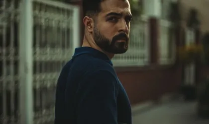 Low fade homme cheveux fins : comment conserver du volume sur le dessus ? Low fade homme cheveux fins : comment conserver du volume sur le dessus ?