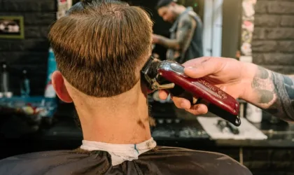 Taper bas homme : quelle hauteur de dégradé choisir pour une coupe discrète ? Taper bas homme : quelle hauteur de dégradé choisir pour une coupe discrète ?